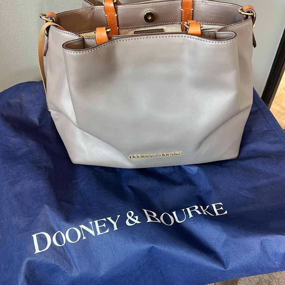 Dooney & Bourke large Barlow bag